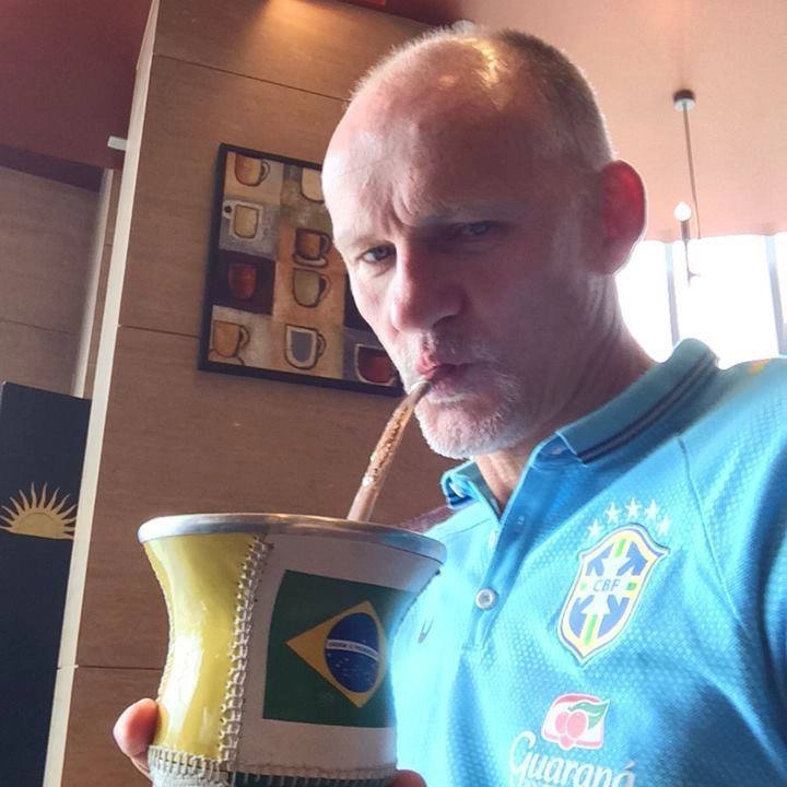 Em dezembro de 2014, de cuia em mãos, sorvendo um bom mate. Foto: arquivo pessoal de Taffarel