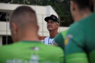 Treinador do América-MG disse ter recebido uma oferta financeira do Peixe. Foto: Tereza Rebello Horta / América
