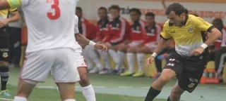 Bernô cria jogadas, mas desperdiça pênalti e leva a pior em Ribeirão Preto