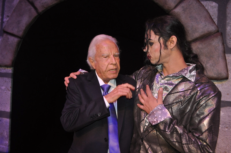 Cid Moreira e sósia de Michael Jackson na festa do Prêmio Comunique-se em 26 de setembro de 2017, no Tom Brasil, em São Paulo. Foto: Marcos Júnior Micheletti/Portal TT