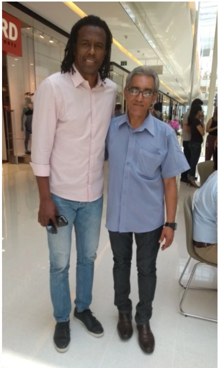 Roque Júnior e Francisco Gonçalves, Presidente da Associação Esportiva de Guaratinguetá. (Foto: Acervo Pessoal)