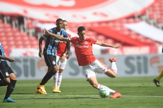 Equipes se enfrentam na Arena do Grêmio. Foto: Ricardo Duarte/Internacional