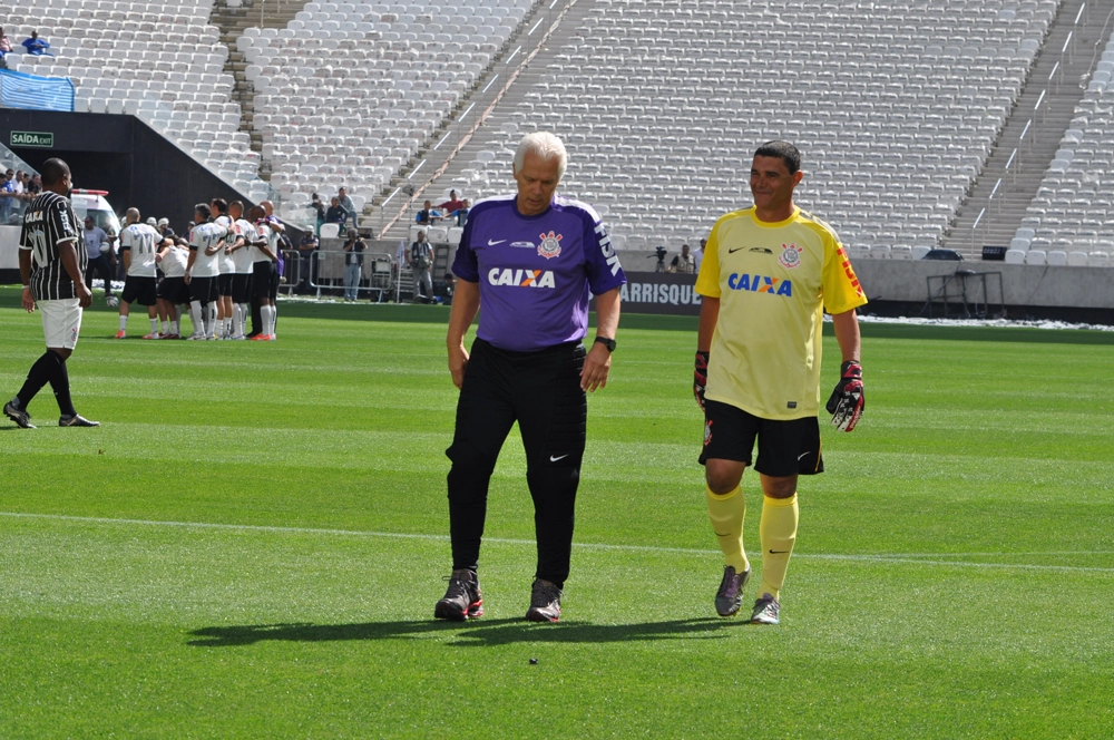 Leão e Dagoberto em 10 de maio de 2014, na Arena Corinthians. Foto: Marcos Júnior/Portal TT