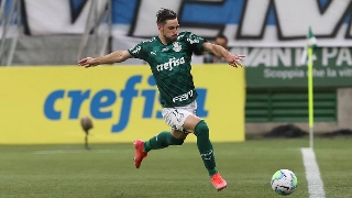 Uruguaio Viña afirmou que Arrascaeta é o melhor jogador no país. Foto: Cesar Greco