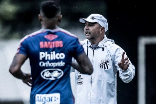 Eliminações em mata-matas geraram questionamento na equipe da Vila Belmiro