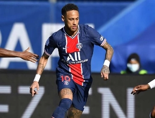 Será que ainda é válido colocar o atacante no patamar dos grandes craques internacionais? Foto: Site Oficial do PSG