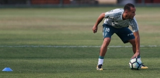 Na folga, Palmeiras abre CT para Guerra, Michel Bastos e Willian