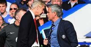 Mourinho provoca Wenger após empurrões: "Não é exemplo de fair play"