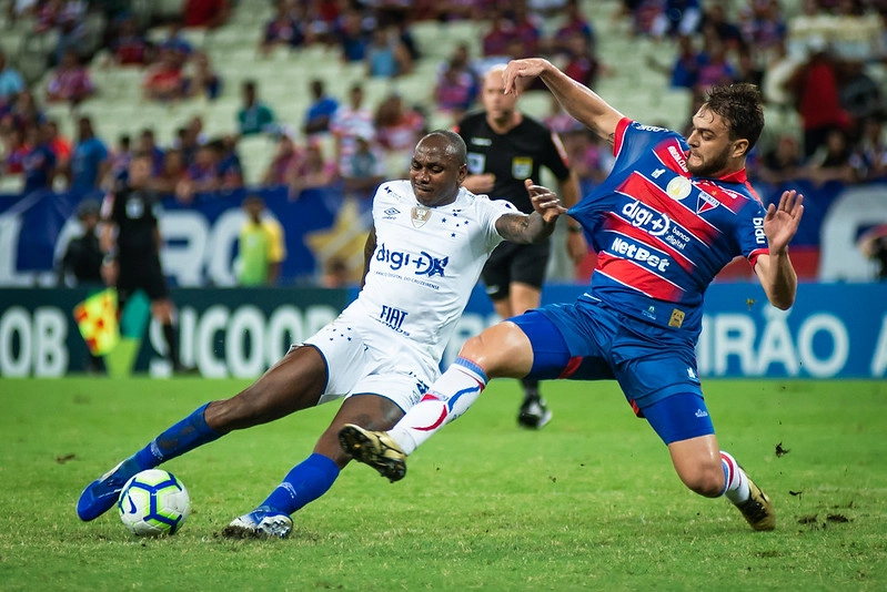 Jogo não foi lá essas coisas, mas o importante é que o Cruzeiro ficou com  os três pontos