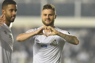 Santos vence Corinthians com autoridade e prova força da Vila Belmiro