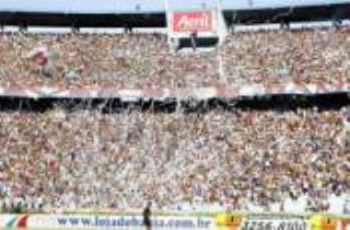 Torcida pede, mas Morais desconversa sobre permanência no Bahia