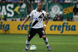 Rodrigo rescindiu com o Vasco e chega nesta quarta em Campinas