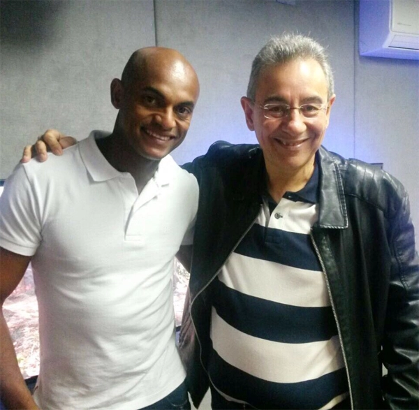 Em 1º de outubro de 2016, Ewerthon e o jornalista Flávio Prado. Foto: arquivo pessoal de Ewerthon