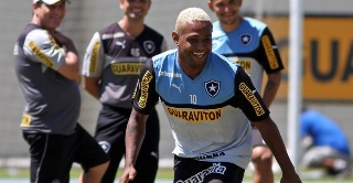 Mancini vê Jobson como um dos melhores jogadores do elenco do Botafogo