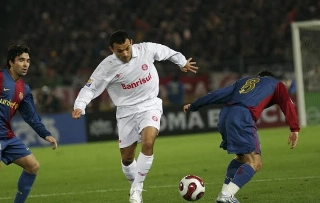 Em ação contra o Barcelona no dia 17 de dezembro de 2006. Foto: Divulgação