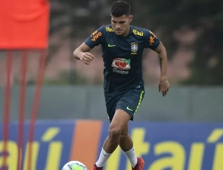 Guimarães defende o Lyon, da França. Foto: Lucas Figueiredo/CBF