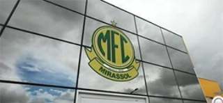 Terceiro Tempo - Bola Cheia - Mirassol - O Mirassol, quarto colocado do Brasileirão, segue desbancando poderosos nesta temporada. A última vítima foi o Palmeiras, líder da competição, em um duelo em que o time do interior jogou novamente como gente grande. Dá gosto de ver este time do ótimo Rafael Guanaes! 