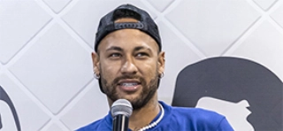 Terceiro Tempo - Bola Murcha - Neymar - No Maracanã, Neymar viveu uma de suas noites mais patéticas de sua carreira. Reclamou com companheiros, juiz e até com o vento. Saiu irritado com a substituição e, depois disso, o Santos marcou dois gols. Coincidência? Difícil acreditar...