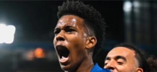 Terceiro Tempo - Bola Cheia - Estêvão - O atacante brasileiro de 18 anos fez um golaço na bela vitória do seu Chelsea sobre o Barcelona pela Liga dos Campeões, demonstrando não apenas sua qualidade como também uma maturidade exemplar. Enquanto Endrick patina na Europa e Neymar é um arremedo de jogador no Brasil, o jovem ex-Palmeiras pinta como uma estrela possível na próxima Copa do Mundo!