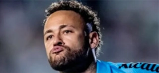 Terceiro Tempo - Bola Cheia - Neymar - Ufa! O camisa 10 do Peixe precisou machucar o joelho para melhorar seu futebol... Brincadeira à parte, comandando a vitória diante do já rebaixado Juventude, ajudou (finalmente) seu time a dar um passo importantíssimo para escapar do rebaixamento. Ainda assim, pelo que custa aos cofres do clube da Vila Belmiro, é uma conta que não "fecha". Uma relação custo-benefício de saldo negativo.
