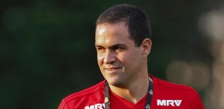 André Jardine tem o apoio de Raí para comandar o São Paulo. Foto: Marcello Zambrana/AGIF/Via UOL