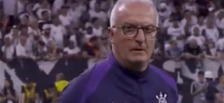 Terceiro Tempo - Bola Cheia - Dorival J&uacute;nior - O treinador que foi por diversas vezes contestado, inclusive por sua recente passagem &agrave; frente da Sele&ccedil;&atilde;o Brasileira, emplacou mais um t&iacute;tulo de Copa do Brasil em seu curr&iacute;culo. Campe&atilde;o com o Santos em 2010, com o Flamengo em 2022 e com o S&atilde;o Paulo em 2023, agora venceu com o Corinthians, comandando uma campanha not&aacute;vel. Est&aacute; de parab&eacute;ns!