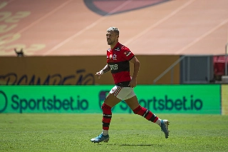 Meia uruguaio tem contrato com o Mengão até 2023 e negocia renovação. Foto: Alexandre Vidal/Flamengo