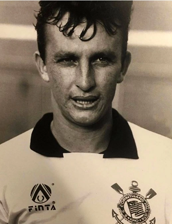 No início dos anos 90, pelo Timão. Foto: Divulgação