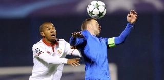 Mariano encanta Sampaoli e vira brasileiro intocável no time de Ganso