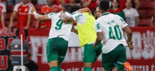 Terceiro Tempo - Bola Cheia - Palmeiras - Encerrada a terceira rodada do Campeonato Brasileiro, o sempre competitivo Verd&atilde;o est&aacute; na lideran&ccedil;a, ap&oacute;s a &oacute;tima vit&oacute;ria diante do Internacional no Beira-Rio. De "quebra", &eacute; o v&iacute;ce-l&iacute;der do Paulista e pode concluir a primeira fase deste certame como primeiro colocado.