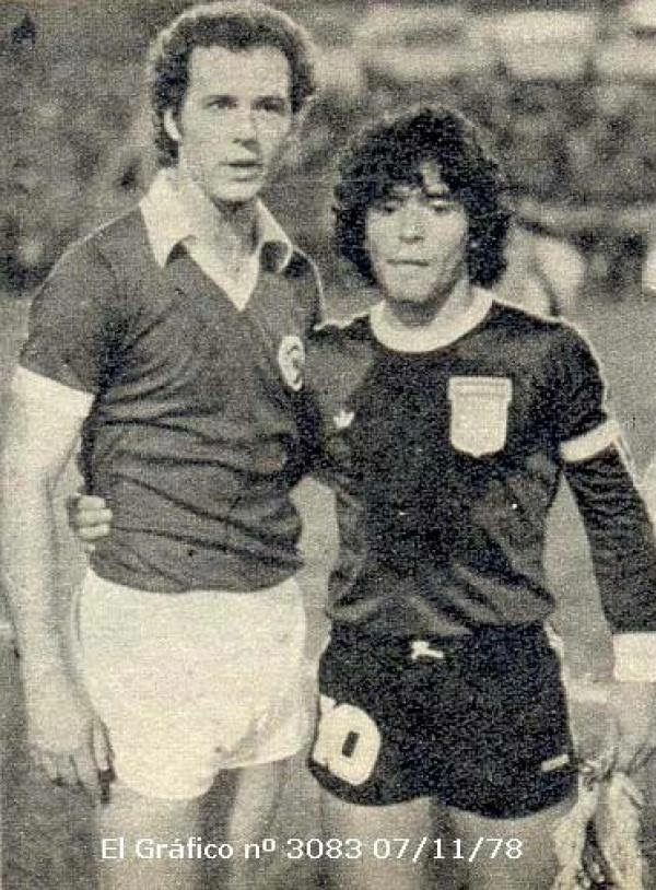 Que encontro! Beckenbauer e Maradona, antes de mais uma partida