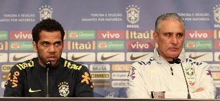 Principal dúvida da lista de Tite desta segunda é o substituto de Daniel Alves
