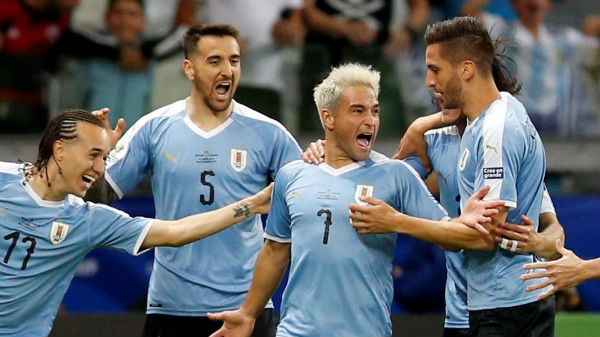 Lodeiro comemora gol do Uruguai contra o Equador. Foto: REUTERS/Luisa Gonzalez/Via UOL