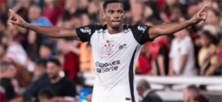 Terceiro Tempo - Bola Murcha - Andr&eacute; - Duas rodadas depois de Allan ser expulso por gesto obsceno, contra o Fluminense, Andr&eacute; fez a mesma coisa, diante do Palmeiras. &Eacute; absolutamente inadmiss&iacute;vel isso acontecer. Fato, mais um, para a diretoria do Corinthians ser rigorosa e punir exemplarmente ambos.