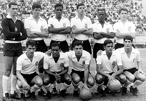 Em pé: Ronaldo, Mendes, Batista, Luis Carlos Galter, Jorge Correia e Luis Américo. Agachados: Abílio Rivellino, Osmar, Nelson Jacaré, João Paulo e Rafael