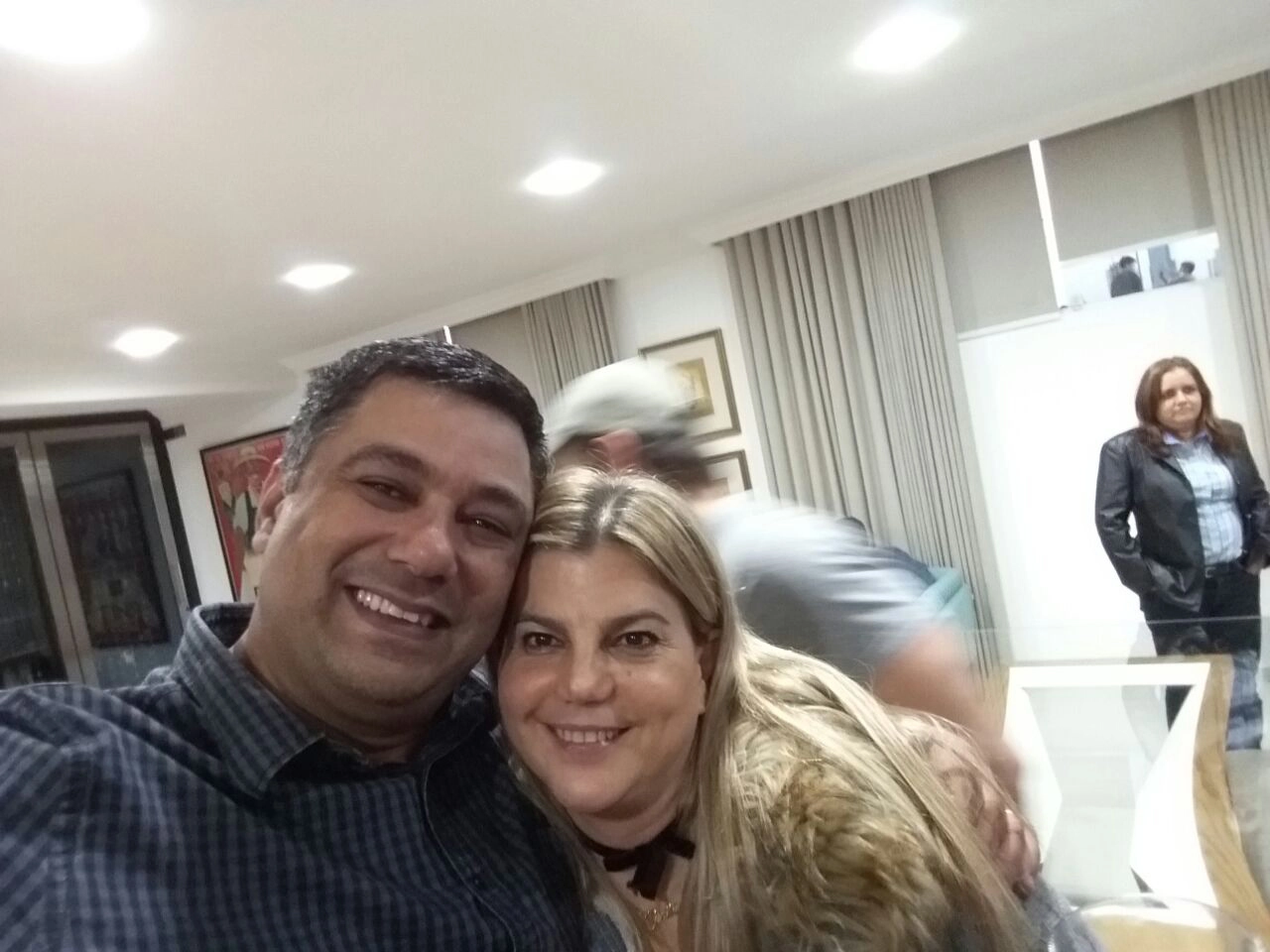 Luis Carlos Tcherneo e Gisleine Caron