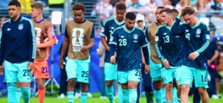 Terceiro Tempo - Bola Murcha - Alemanha - Dar a "Bola Murcha" para o selecionado alem&atilde;o, convenhamos, n&atilde;o &eacute; algo habitual. Por&eacute;m, ainda que tenha terminado em primeiro lugar no seu grupo, a derrota de virada para o Equador deixa uma enorme pulga atr&aacute;s da orelha acerca do real potencial do sempre candidato ao caneco time tedesco.