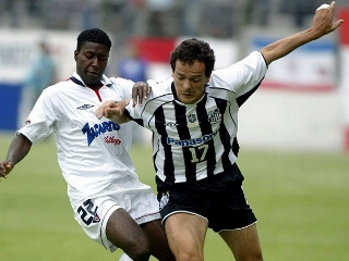 Novo treinador do Peixe defendeu o clube em 2005. Foto: Arquivo/Santos FC
