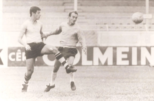 Luís Carlos Galter e Luizinho treinando no Parque São Jorge, em 1967