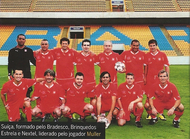 Time liderado por Muller no Projeto Líderes em Campo. Foto reprodução da revista Quem Acontece