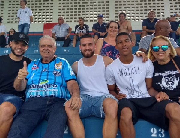 Estádio Palma Travassos em abril de 2019, Gleison, Tomires, Guty, Zé Andrade e Sonia, torcedora símbolo do Comercial