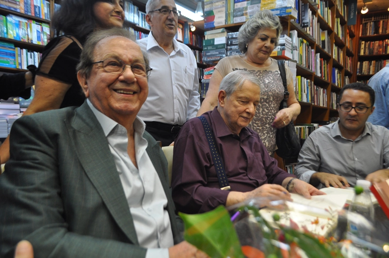 Salomão Ésper, José Paulo de Andrade e Claudio Junqueira na noite de 5 de dezembro de 2018, na Livraria Martins Fontes (Av. Paulista), quando foi lançado o livro `Esse Gato Ninguém Segura´, do jornalista Claudio Junqueira, sobre os 45 anos do programa `O Pulo do Gato´, da Rádio Bandeirantes. Foto: Marcos Júnior Micheletti/Portal TT