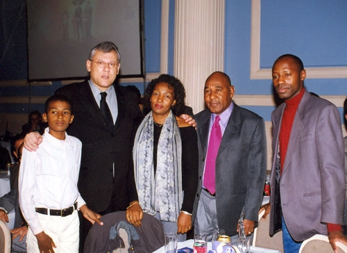 Parte da família do saudoso Everado no dia 8 de maio de 2000, em Porto Alegre, durante a festa do troféu 