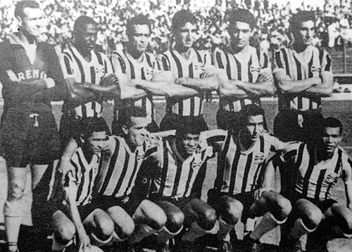 Grêmio, 1967 ? hexacampeão gaúcho. Em pé: Arlindo, Everaldo, Cléo, Ari Ercílio, Altemir e Áureo. Agachados: Babá, Joãozinho, Alcindo, Sérgio Lopes e Volmir.