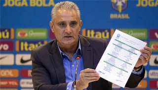 Não aprendeu a falar menos! Não aprendeu a falar fácil! Não aprendeu a fazer o óbvio! Foto: Lucas Figueiredo/CBF