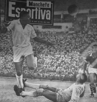 Coutinho marcou dois gols na final contra o Cruzmaltino. Foto: Reprodução/Manchete Esportiva