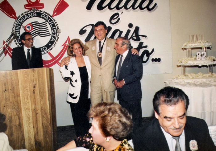Buffet França, São Paulo, 1992: Marlene e Vicente Matheus homenagearam Milton Neves pela frase 