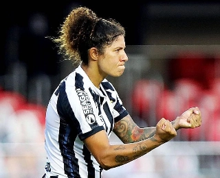 Cristiane, atacante do Santos, se tornou um dos grandes símbolos da luta contra a homofobia no país. Foto: Instagram/Reprodução