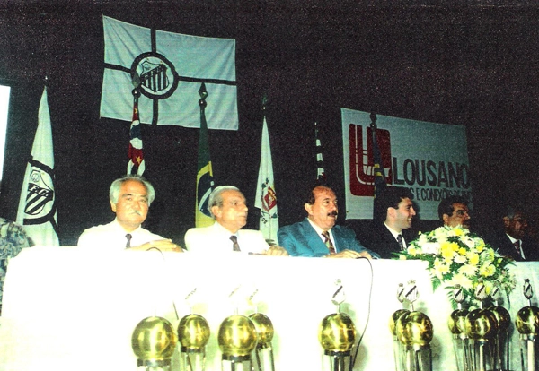 Da esquerda para a direta, o segundo é Oswaldo Justo e o terceiro é Milton Teixeira, seguido por seu filho, Marcelo Teixeira, e Eduardo José Farah.
