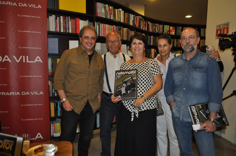 Reginaldo Leme, Bird Clemente, Maria Luiza (esposa de Bird), e o casal Aglaci e Paulo Solariz em 24 de fevereiro de 2015, no lançamento do Anuário AutoMotor Esporte, na Livraria da Vila do Shopping JK. Foto: Marcos Júnior/Portal TT